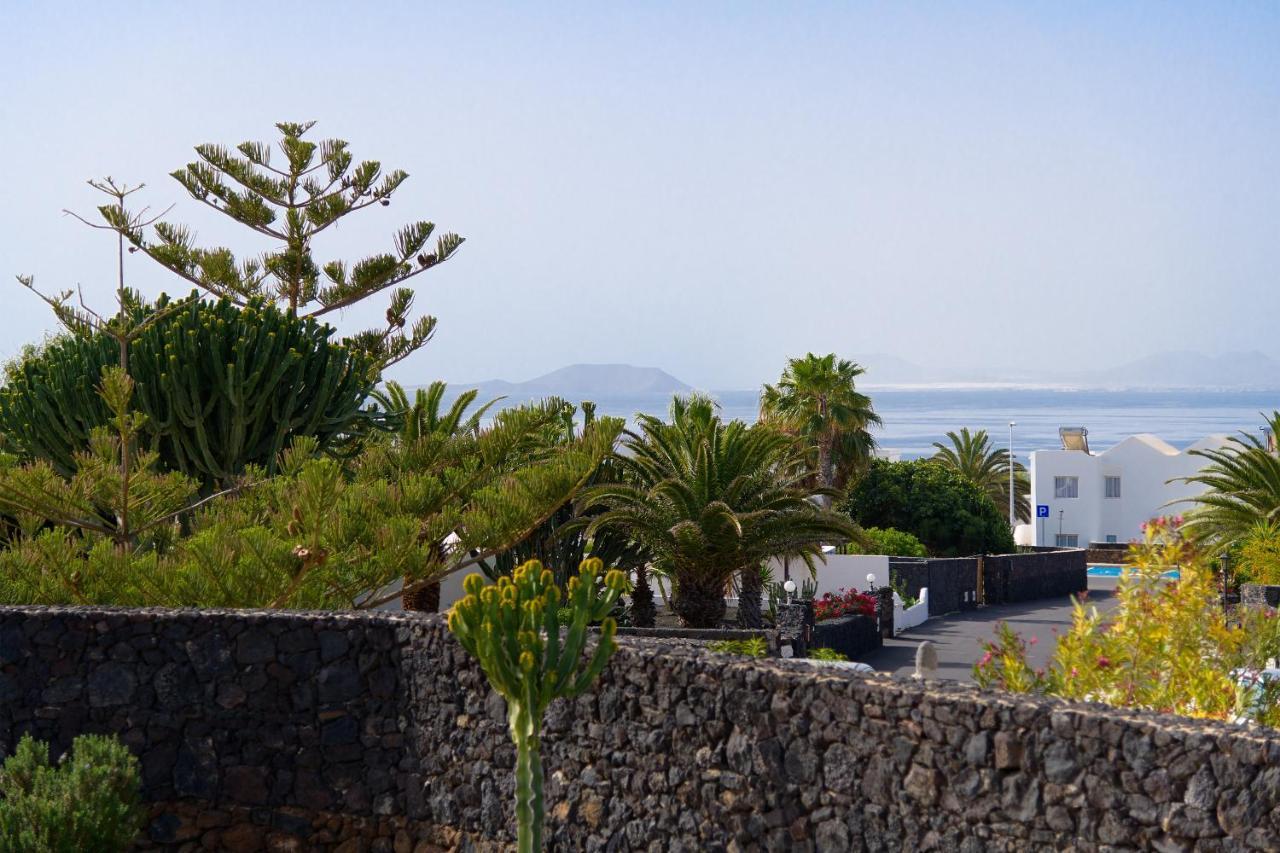 Vista Lobos Entre Volcanes Y Oceano Playa Blanca Dış mekan fotoğraf